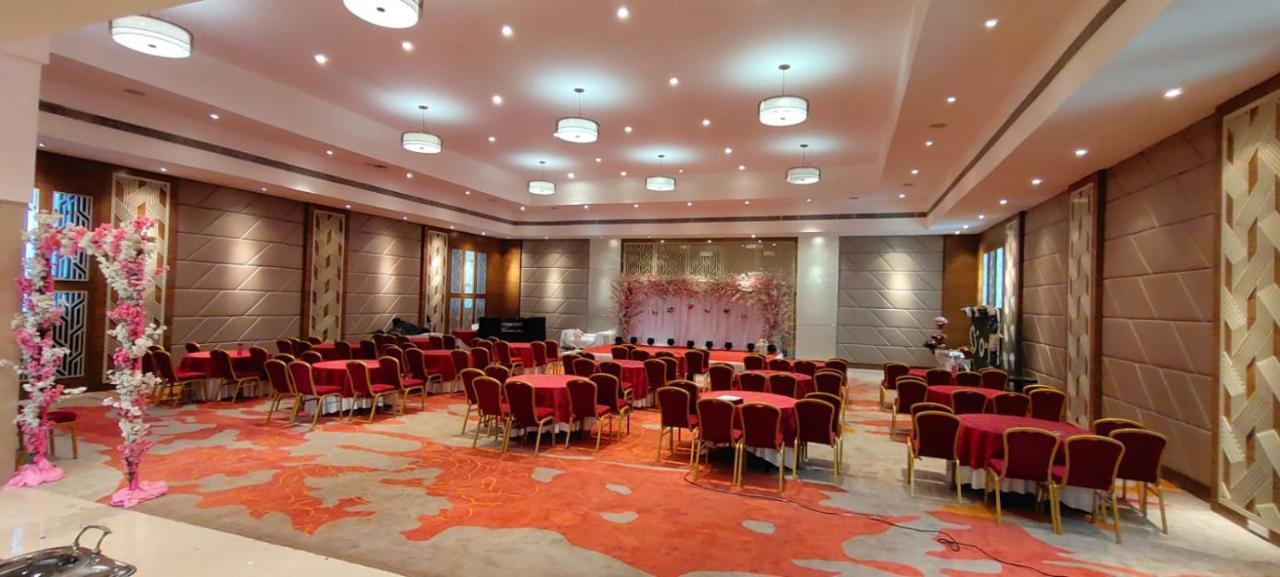 Royal Orchid Central Grazia, Navi Mumbai Exterior photo