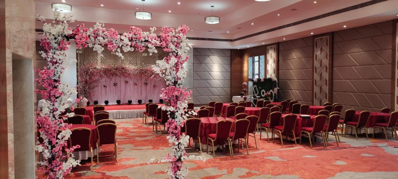 Royal Orchid Central Grazia, Navi Mumbai Exterior photo