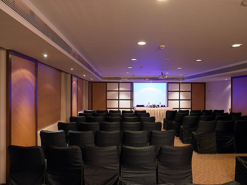 Royal Orchid Central Grazia, Navi Mumbai Exterior photo